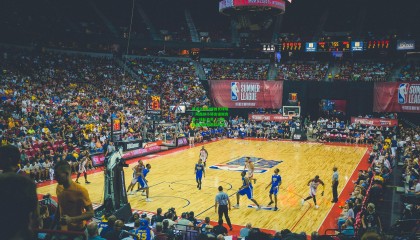 青训之光闪耀酋长球场！阿森纳小将安诺斯完成一线队首秀，坦言，这是值得骄傲的时刻